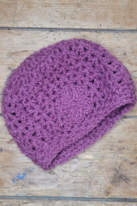 Lilac hand crochet hat 3-6 years approx.