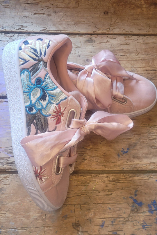 Puma Basket Heart Hyper Pink Embroidered Lace Size UK 3.5