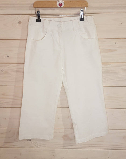 White 3/4 length Trousers 10-11 years